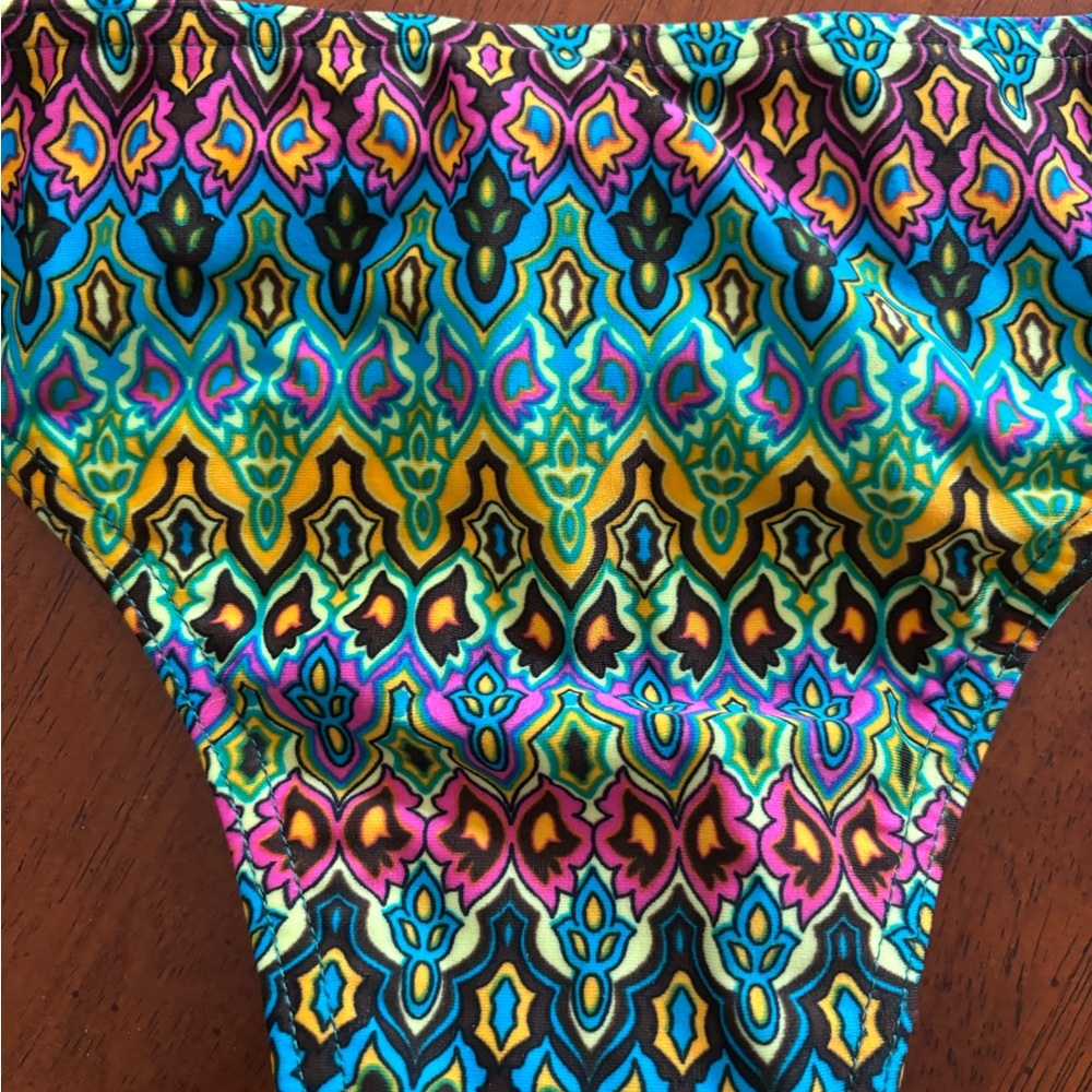 Azai Brazilian Biquinis 🇧🇷 Buzios combo 1 top with 2 bottoms - never worn - Picture 2 of 13